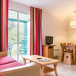 منتزه العطل Village Pierre & 3*
