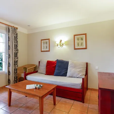 Village Pierre & 3* モリエ・エマー