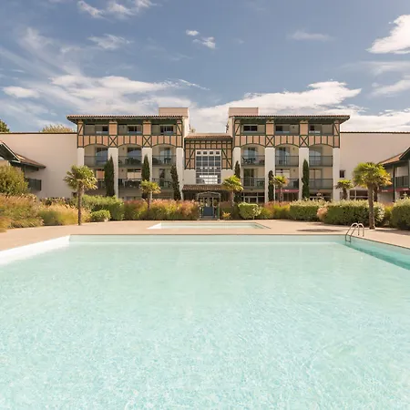 Village Pierre & 홀리데이파크