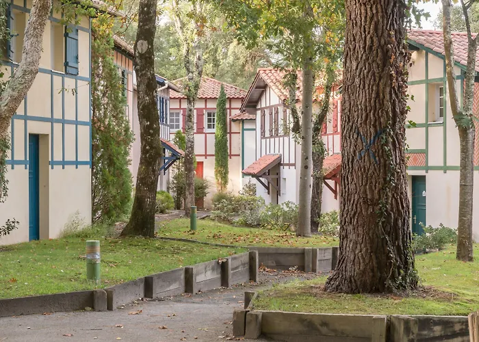 Village Pierre & Tatil parkı